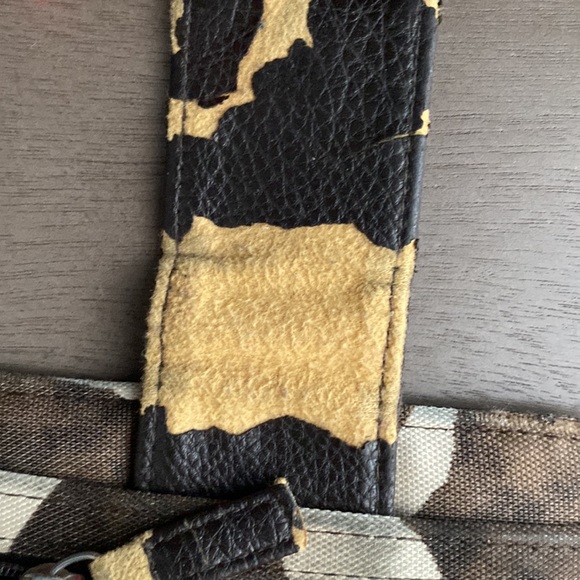 Tan and brown camo print wallet - Picture 5 of 15